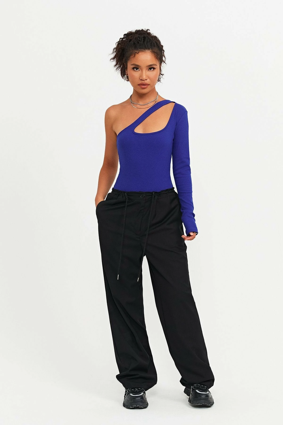 Solado Oblique Shoulder Cut Out One Sleeve Bodysuit 5 Solado Oblique Shoulder Cut Out One Sleeve Bodysuit - Image 5