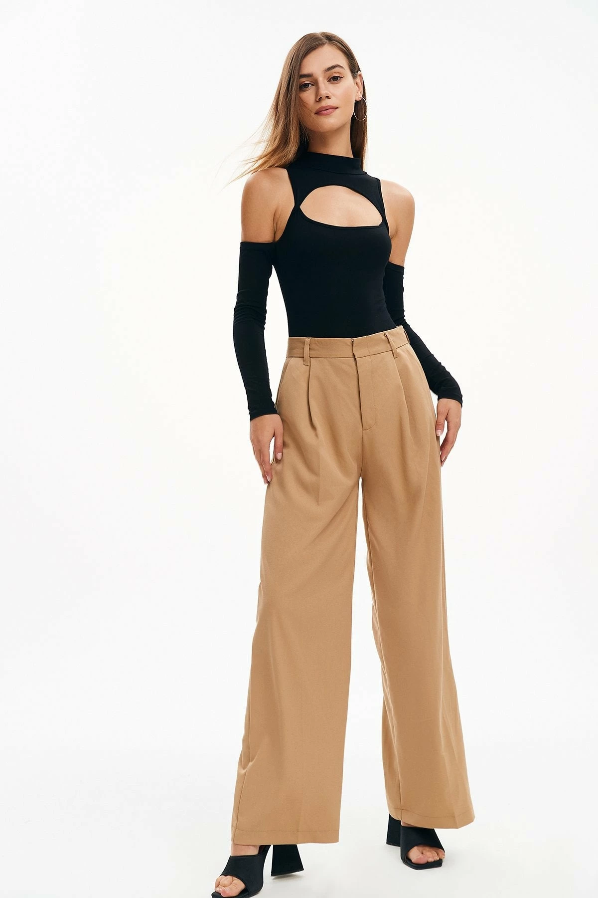 Solado Cut Out Cold Shoulder Bodysuit 5 Solado Cut Out Cold Shoulder Bodysuit - Image 5