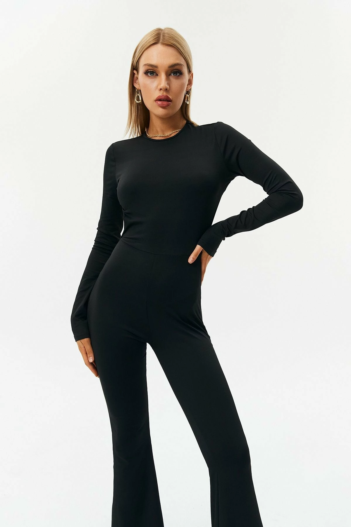 Solado Solid Open Back Flared Leg Jumpsuit - Image 5