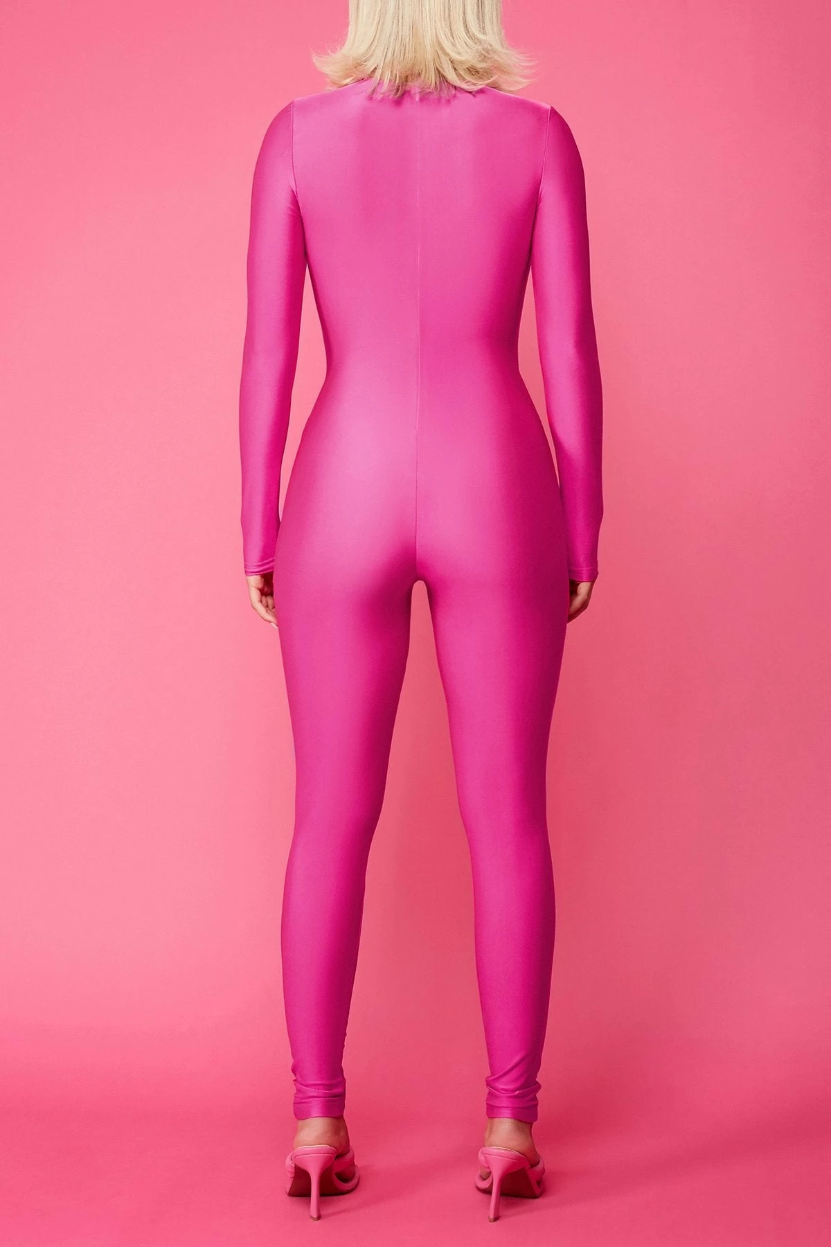 SOLADO Twist Front Seam Detail Velvet Jumpsuit 7 SOLADO Twist Front Seam Detail Velvet Jumpsuit - Image 7