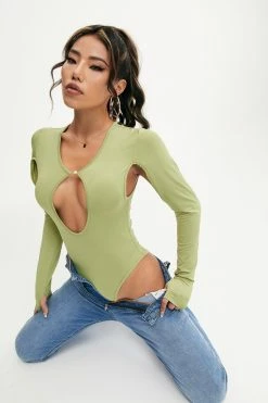 Solado Solid Cut Out Long Sleeve Bodysuit