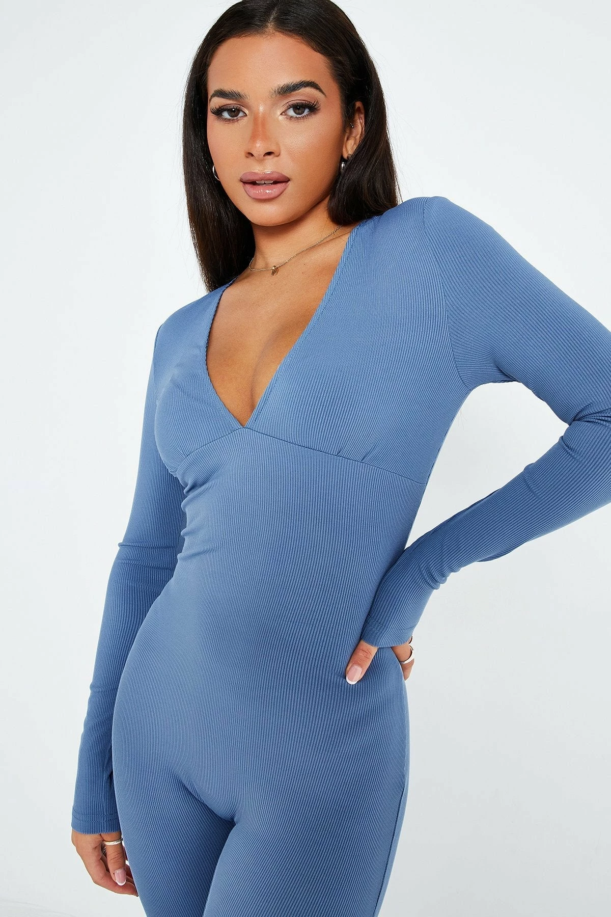 SOLADO Plunging Neck Solid Long Sleeve Ribbed Jumpsuit 5 SOLADO Plunging Neck Solid Long Sleeve Ribbed Jumpsuit - Image 5