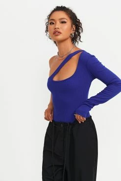 Alternative view of Solado Oblique Shoulder Cut Out One Sleeve Bodysuit