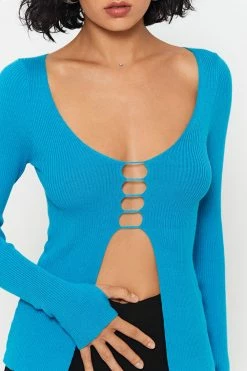 SOLADO U Neck Split Hem Long Sleeve Knitted Sweater 11 SOLADO U Neck Split Hem Long Sleeve Knitted Sweater -SOLADO shop jpeg 5e0e48c2 864b 4293 8f80 9e28b776c2ab 1800x1800