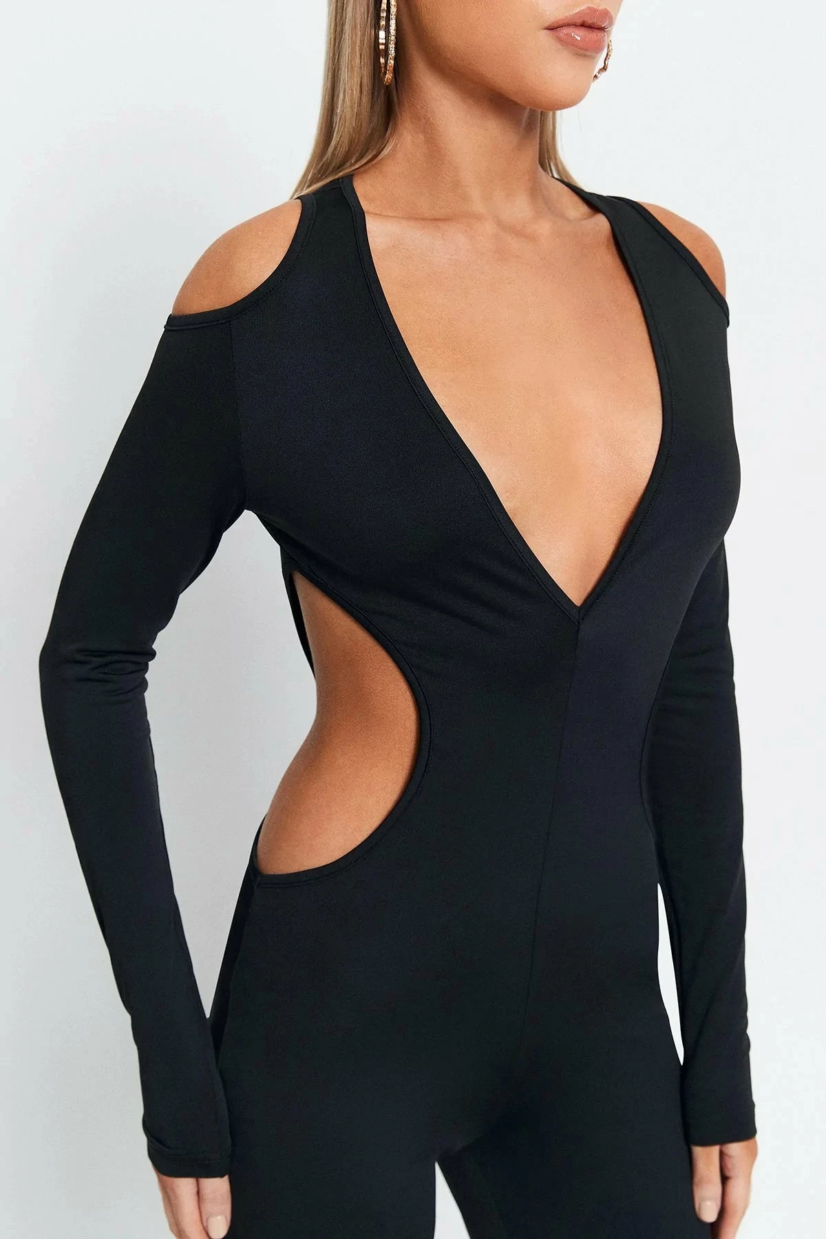 SOLADO Plunging Neck Cold Shoulder Cut Out Jumpsuit - Image 5