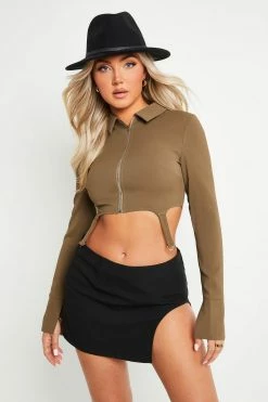 SOLADO Zipper Front Asymmetrical Hem Long Sleeve Top