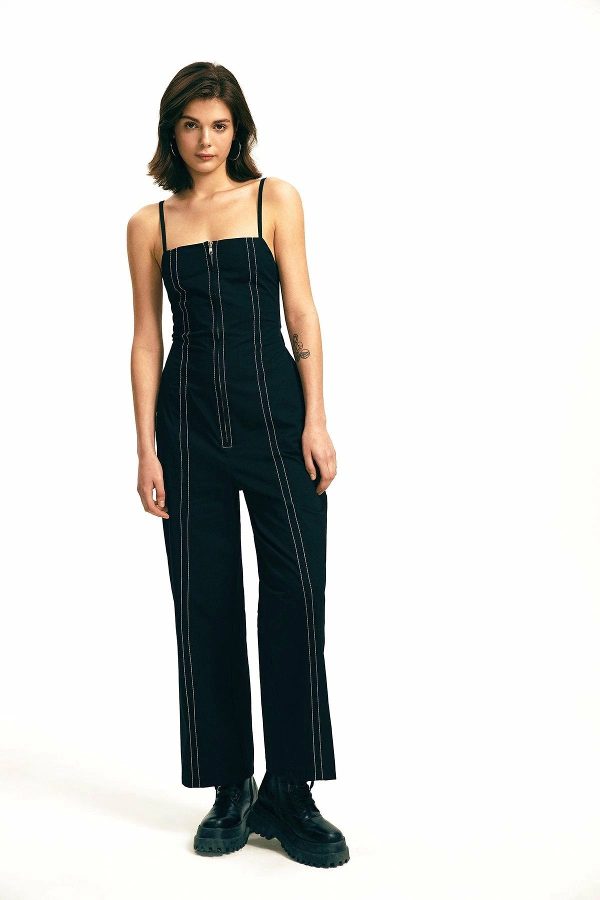 Solado Zipper Front Top-stitching Backless Wide Leg Jumpsuit 4 Solado Zipper Front Top-stitching Backless Wide Leg Jumpsuit - Image 4