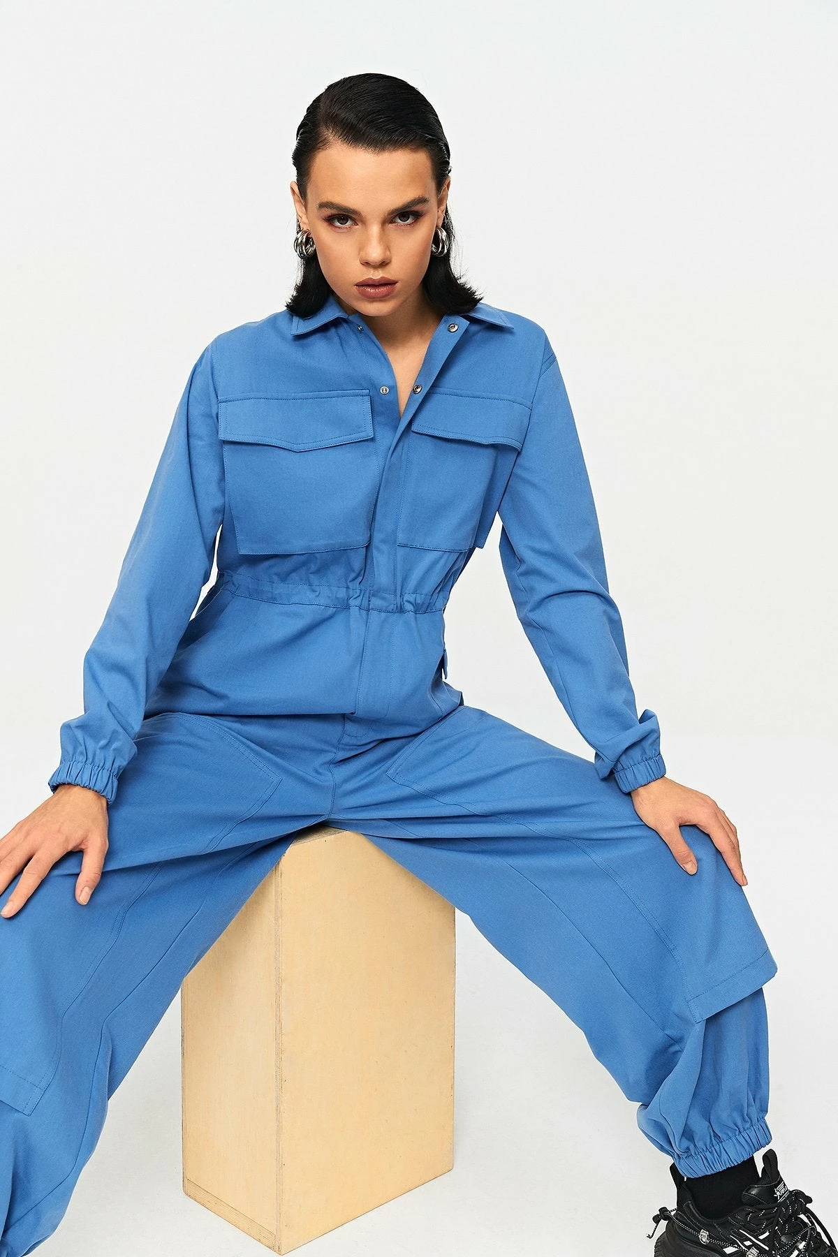 SOLADO Lapel Neck Pocket Patched Cinched Waist Boiler Suit 2 SOLADO Lapel Neck Pocket Patched Cinched Waist Boiler Suit - Image 2