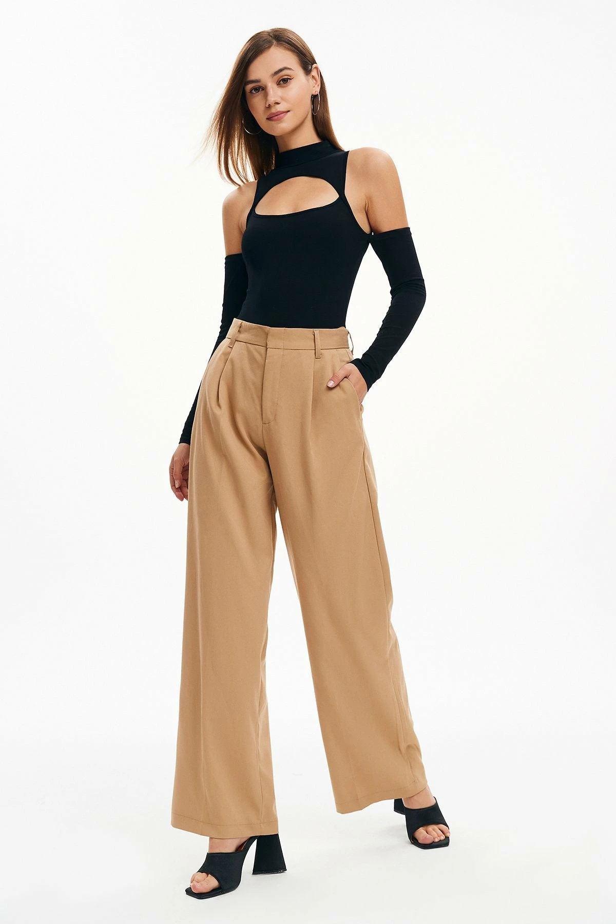 Solado Cut Out Cold Shoulder Bodysuit 4 Solado Cut Out Cold Shoulder Bodysuit - Image 4