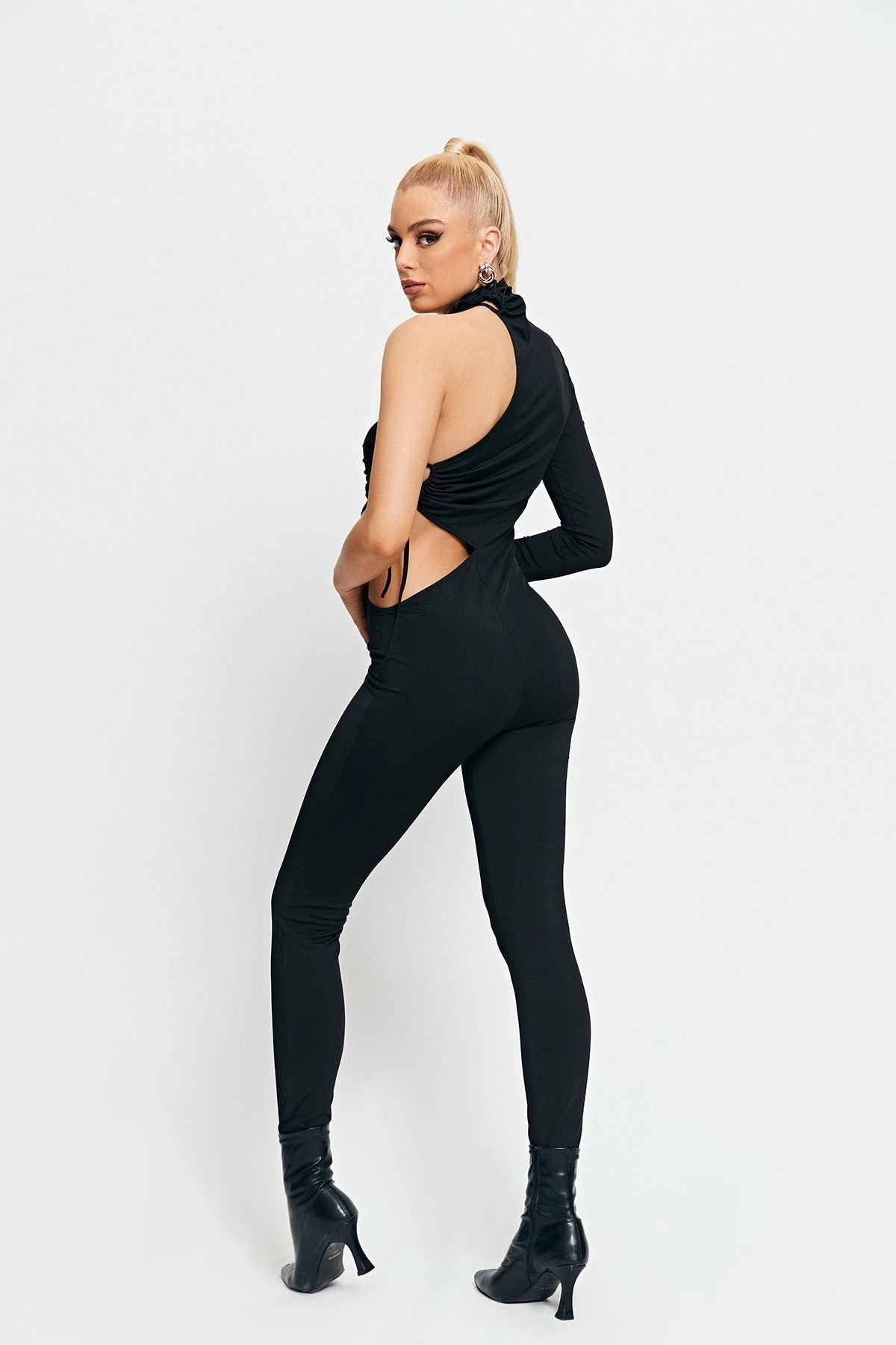SOLADO High Neck Cut Out Tie Detail One Shoulder Jumpsuit 4 SOLADO High Neck Cut Out Tie Detail One Shoulder Jumpsuit - Image 4