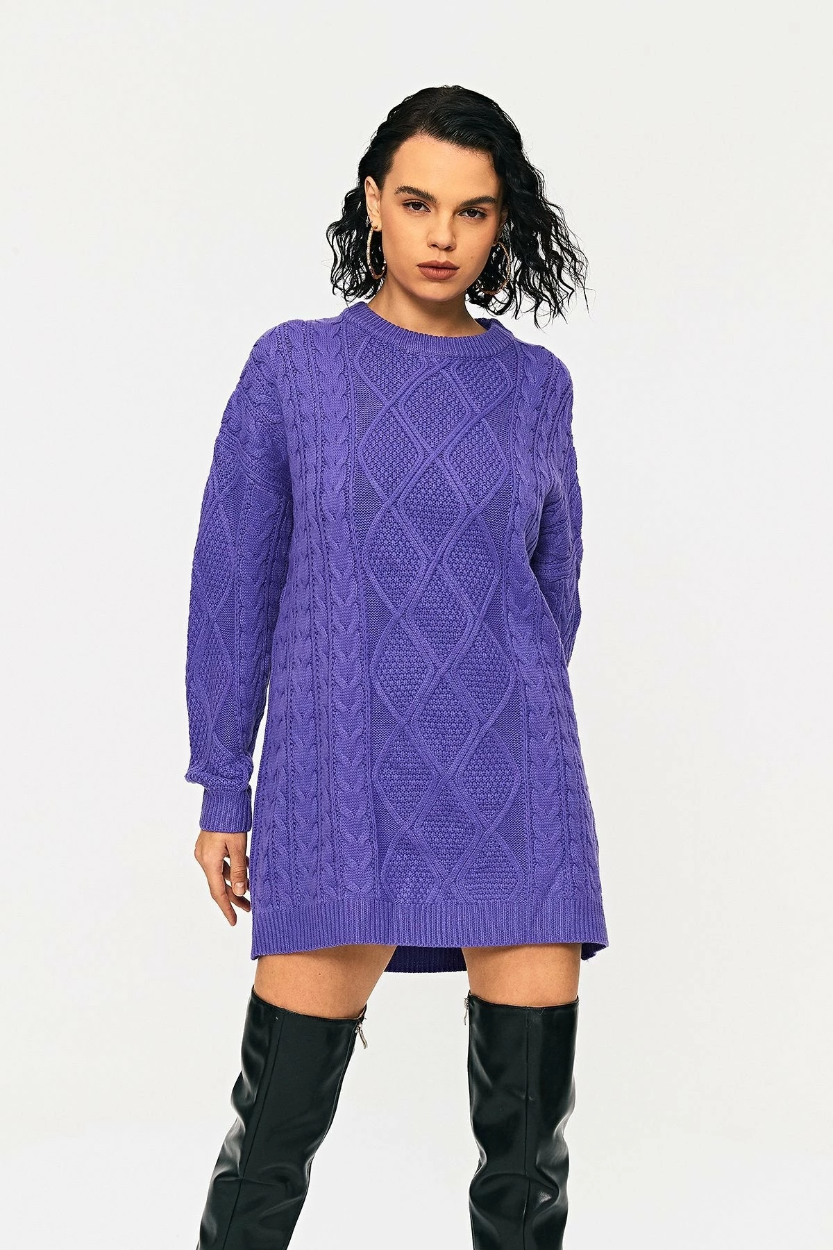 Solado Drop Shoulder Cable Knit Long Sleeve Sweater - Image 2