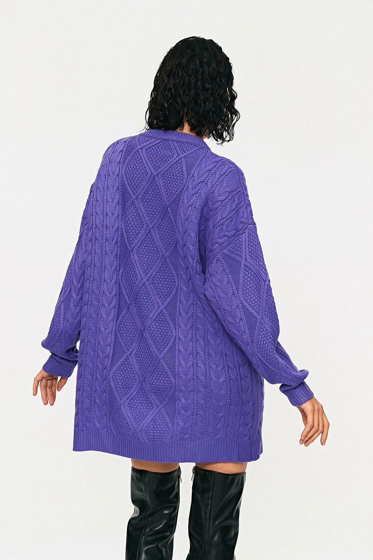 Solado Drop Shoulder Cable Knit Long Sleeve Sweater - Image 3