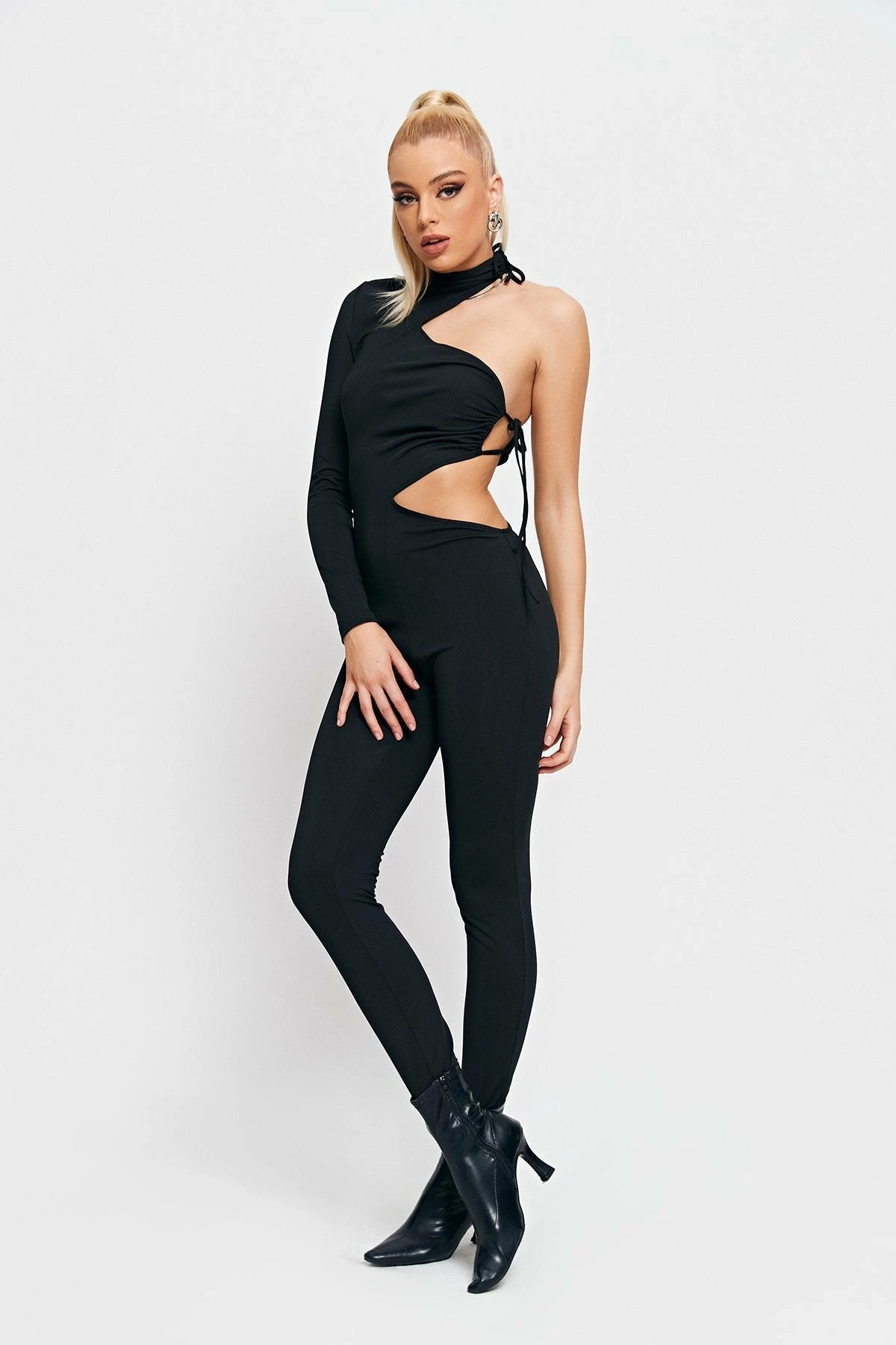 SOLADO High Neck Cut Out Tie Detail One Shoulder Jumpsuit 2 SOLADO High Neck Cut Out Tie Detail One Shoulder Jumpsuit - Image 2